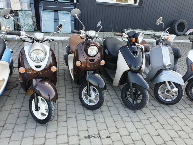 Скутери з контейнера Львів.