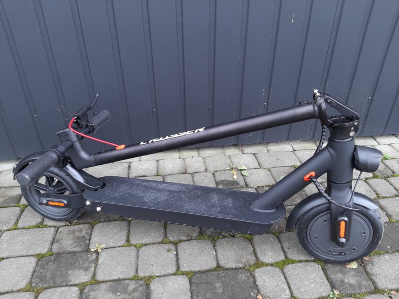 Електросамокат Crosser E9 Premium Black фото в складеному вигляді.